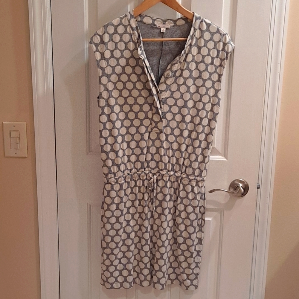 Sleeveless polka dot Gap dress